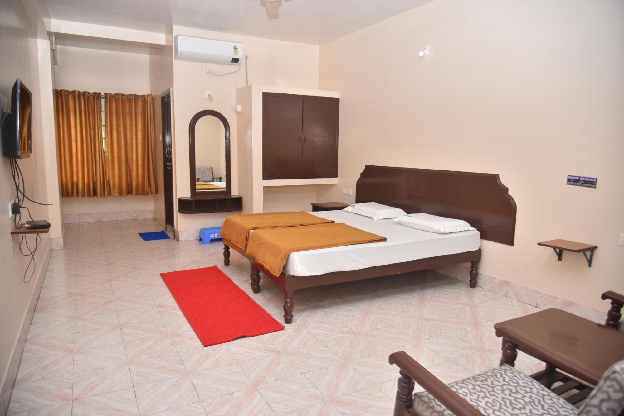 Arihanth Deluxe Lodge Shimoga Ngoại thất bức ảnh